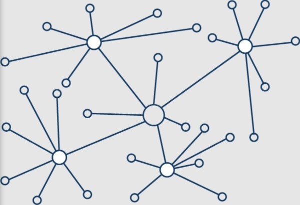 
            Децентрализованные и управляемые цифровые сети: ключевые отличия
        