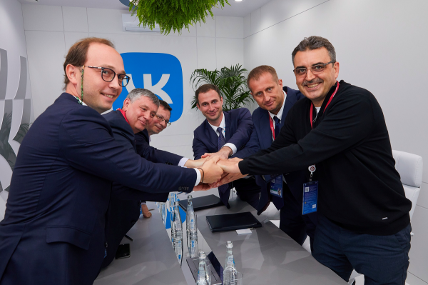 VK совместно со Skillbox и российскими вузами подписали меморандум о развитии онлайн-образования VK совместно со Skillbox и российскими вузами подписали меморандум о развитии онлайн-образования